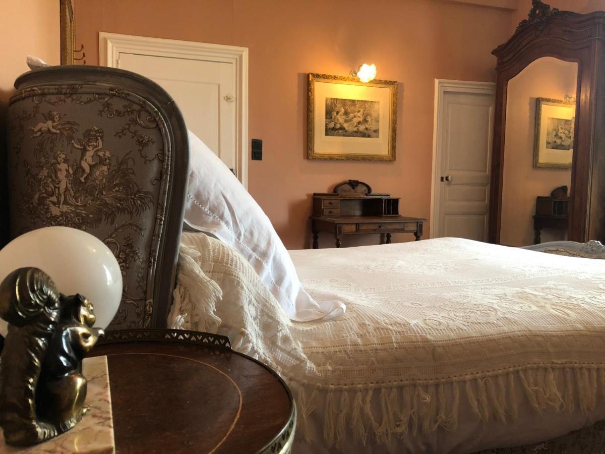 La Maison Ruth Montbray Luaran gambar