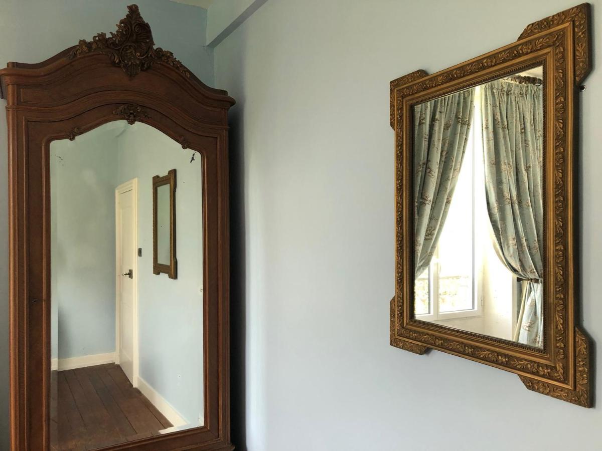 La Maison Ruth Montbray Luaran gambar