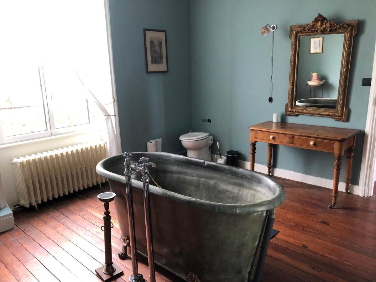 La Maison Ruth Montbray Luaran gambar