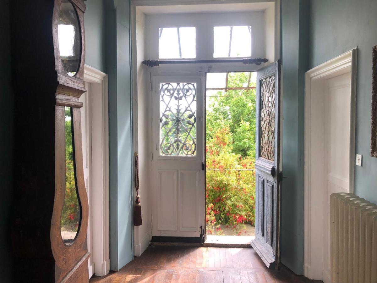La Maison Ruth Montbray Luaran gambar