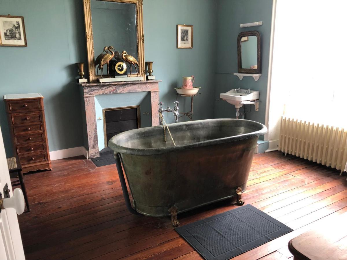 La Maison Ruth Montbray Luaran gambar